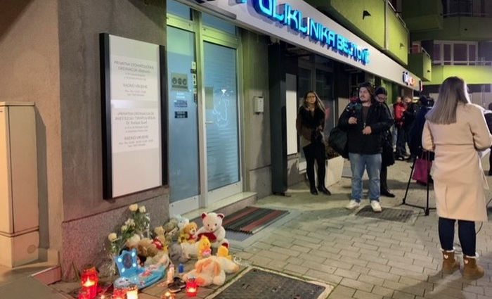 Protest ispred poliklinike Bejtović zbog malene Džene