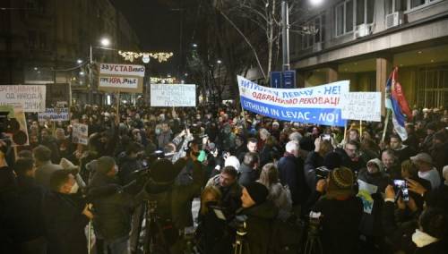 Protest ispred Predsjedništva Srbije zbog spornih zakona