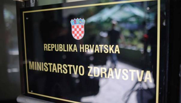 Protest mladih liječnika koji traže reformu zdravstvenog sistema