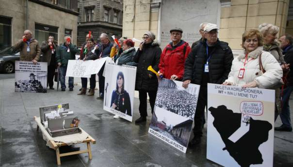 Protest neformalne grupe građana zbog korupcije u državi