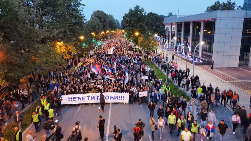 Protest opozicije: 'Mile, neće ti proći!'
