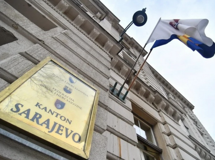 Protest radnika Stomatološkog fakulteta danas ispred Vlade KS