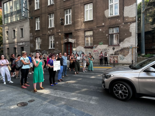 Žene zastavile saobraćaj u Sarajevu: Protiv femicida