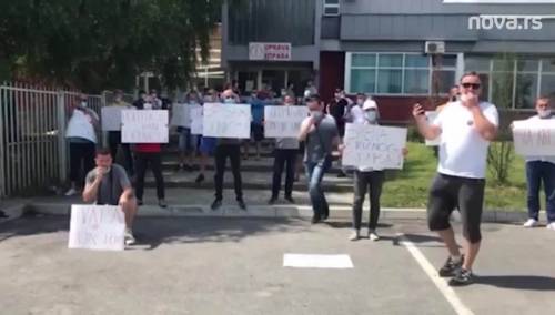Protest u Novom Pazaru, okupljeni tražili istinu o broju umrlih od korone