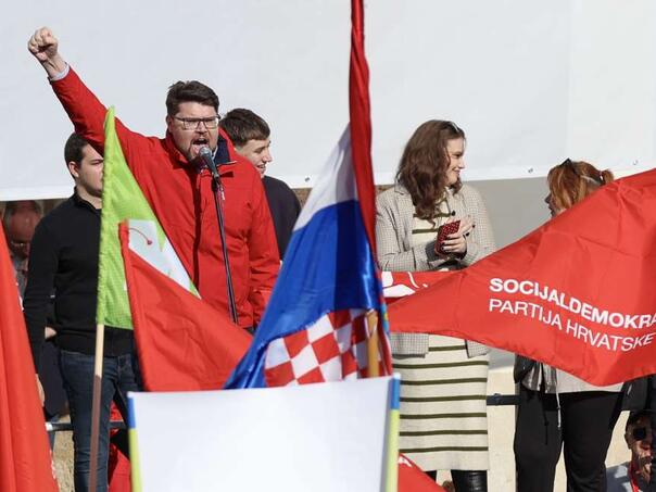 Protest u Zagrebu: Ne idite u Njemačku, neka ide Plenković!