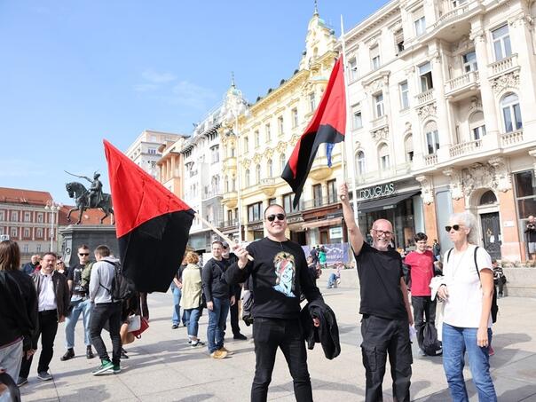 Protest u Zagrebu protiv ponovnog uvođenja obaveznog vojnog roka