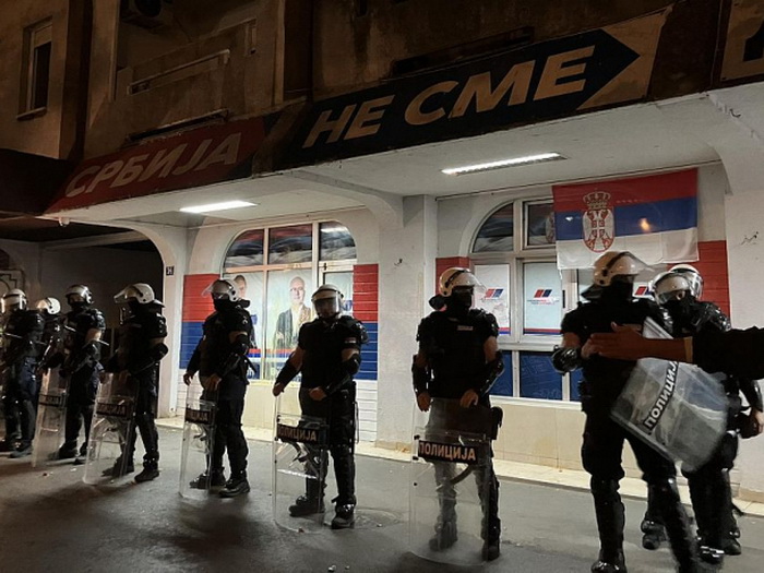 Protesti podrške novopazarskim studentima širom Srbije, policija čuva sjedišta naprednjaka