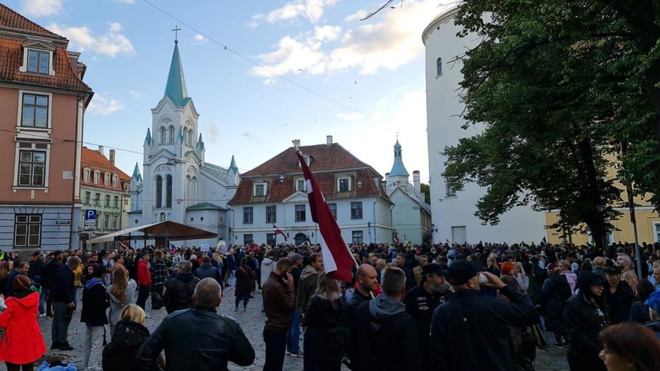 Protesti protiv obavezne vakcinacije u Latviji