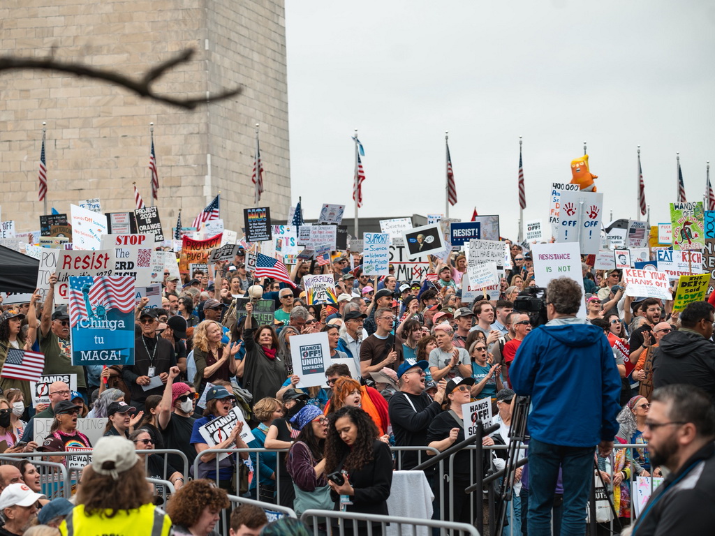 Protesti protiv Trumpa i Muska širom SAD i Evrope