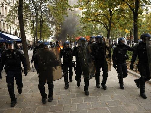 Protesti širom Francuske: Na ulice izlazi skoro milion radnika, strahuje se od nereda