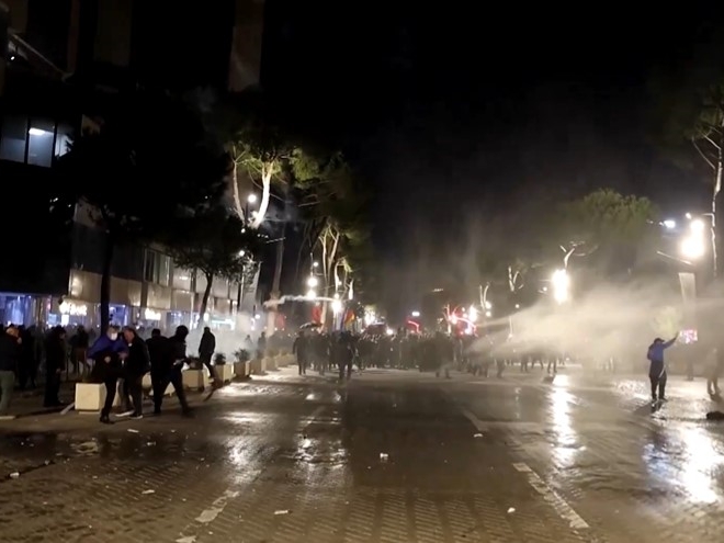 Protesti u Albaniji: Opozicija traži ostavku premijera Rame