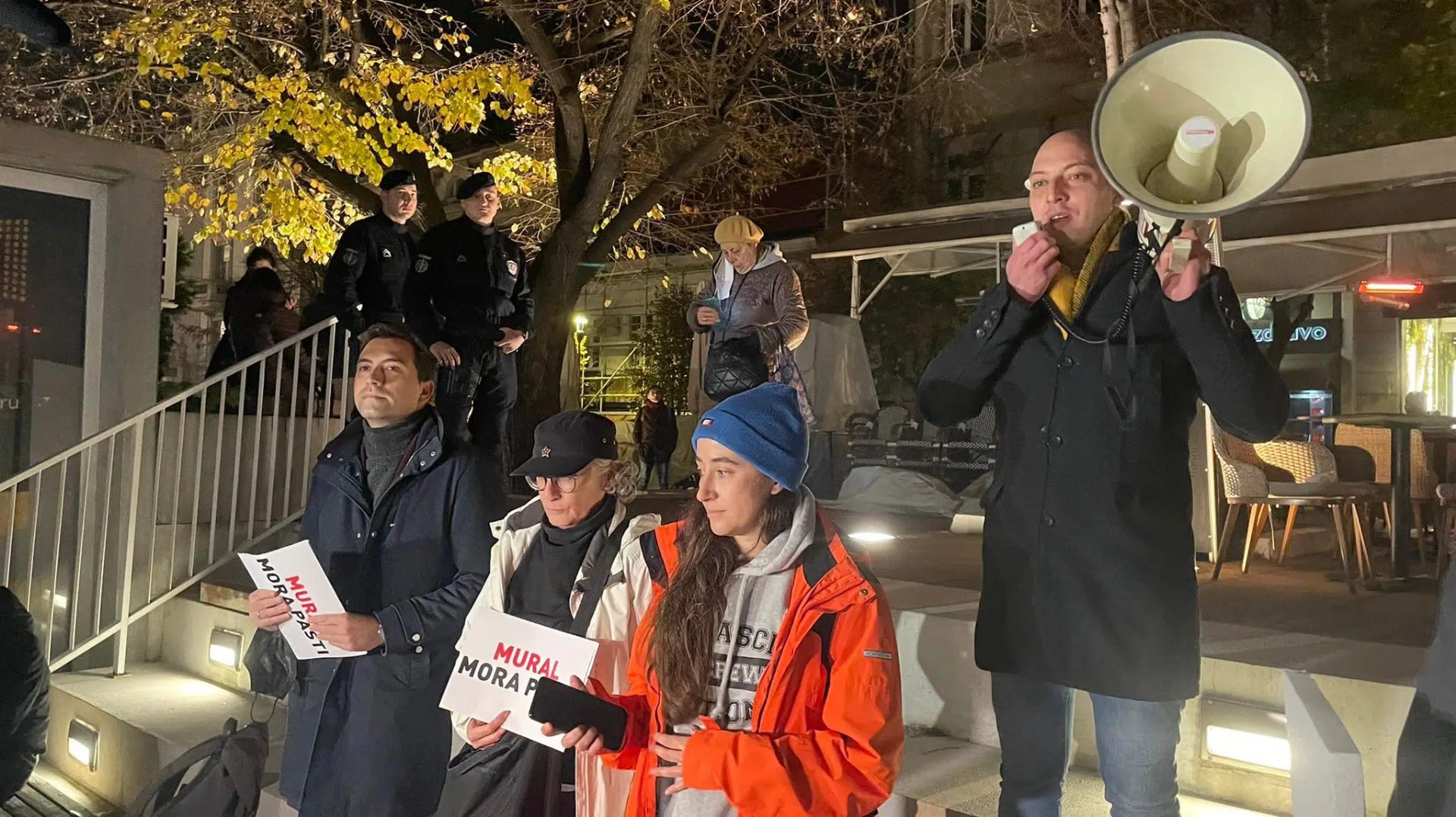 Protesti u Beogradu: "Mural mora pasti"