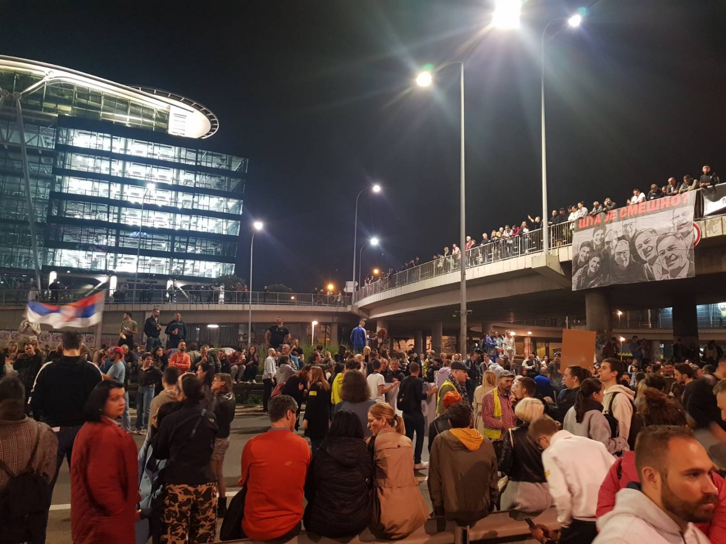 Protesti u Beogradu: Postavljeni šatori na auto-putu
