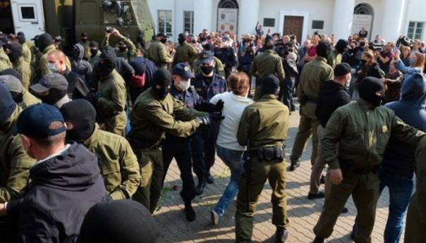 Protesti u Bjelorusiji: Uhapšeno više destina demostranata