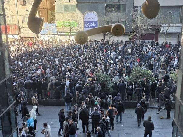 Protesti u Iranu ušli u četvrti dan, policija privodi demonstrante
