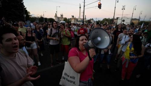 Protesti u Mađarskoj zbog povećanja poreza