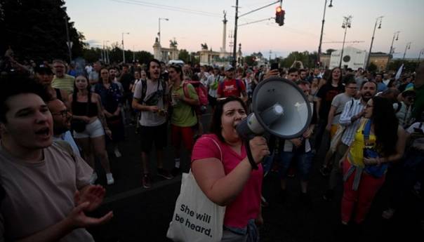 Protesti u Mađarskoj zbog povećanja poreza