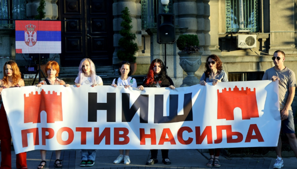 Protesti u Nišu uz akciju "Pitaj gradonačelnicu"