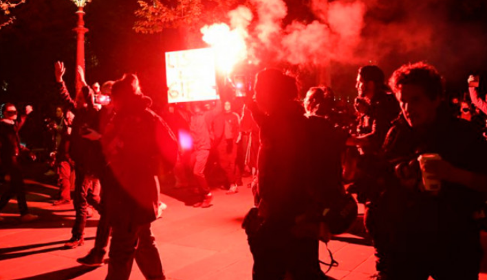 Protesti u Parizu i Lionu: Policija koristila suzavce, pokušavaju razbiti demontracije