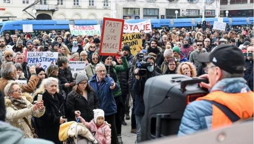 Protesti u pet hrvatskih gradova: Vratite nam gripu!
