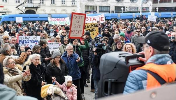 Protesti u pet hrvatskih gradova: Vratite nam gripu!