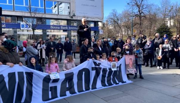 Protesti u Sarajevu: Hoćemo da znamo uzrok smrti naše Džene