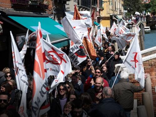 Protesti u Veneciji zbog odluke da se turistima koji ne noće naplaćuje ulaz