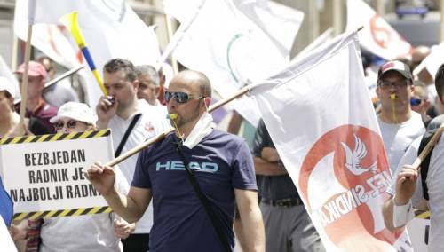 Protestna šetnja članova SSSBiH, istaknuto pet zahtjeva