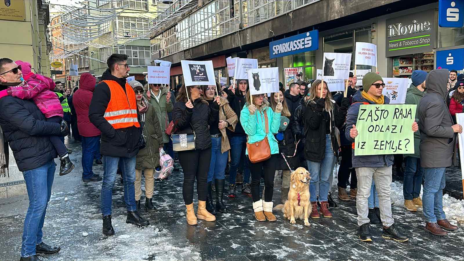 Protestna šetnja mladih u Sarajevu: Nezadovoljni subvencijama za stan