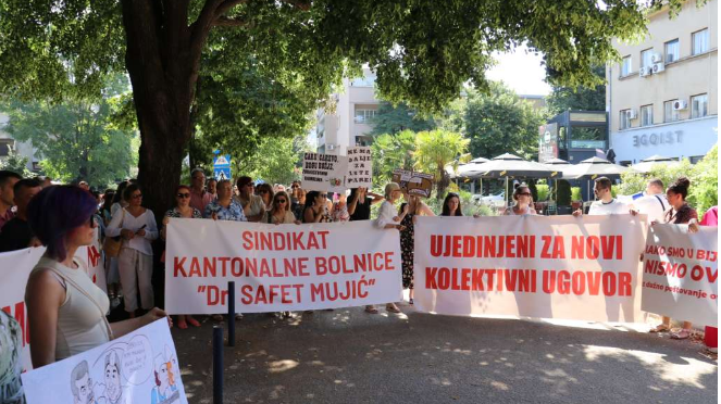 Protestna šetnja zdravstvenih radnika HNK