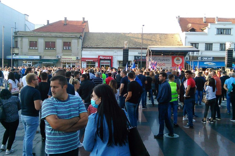 Protestni skup SNSD-a u Bijeljini: Večeras je početak promjena