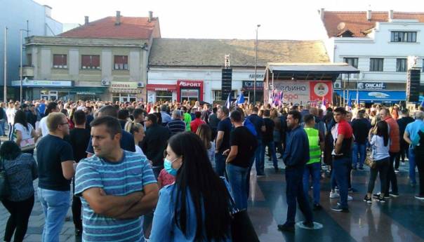 Protestni skup SNSD-a u Bijeljini: Večeras je početak promjena