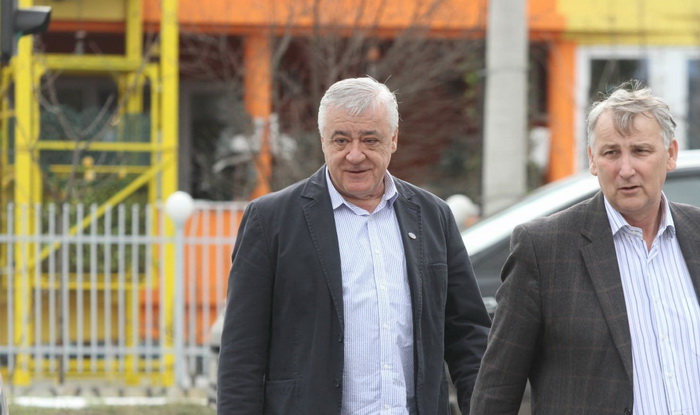 Protiv stranih sudija i optuženik za pomaganje u genocidu