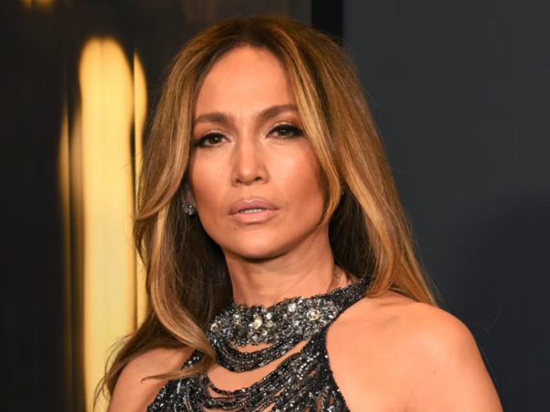 Prozirne potpetice su apsolutni ljetni hit: Omiljene štikle Jennifer Lopez osvajaju modne piste i ulice