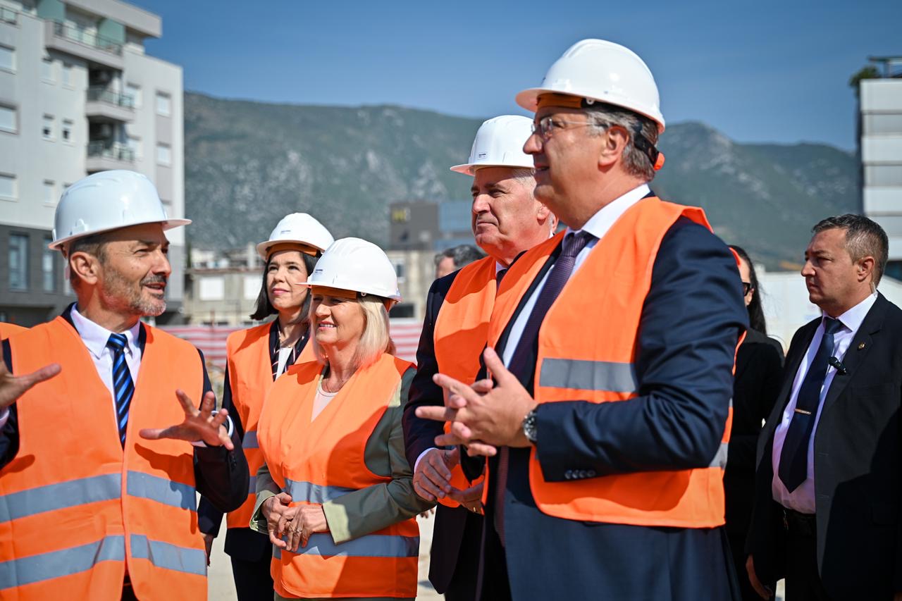 Prst u oko: Još dva miliona eura iz Hrvatske za gradnju HNK