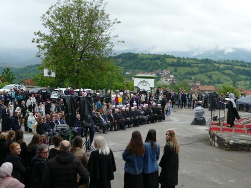 Prusac: Svečano otvorena manifestacija "516. dani Ajvatovice"