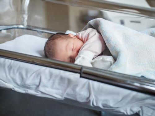 Prva beba u 2026. rođena u KCUS-u