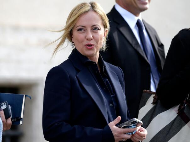 Prva godina Giorgie Meloni: Od radikalne desničarke do prijateljice Zapada