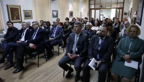 Prva javna biblioteka u Sarajevu i BiH je Centralna biblioteka Prosvjete