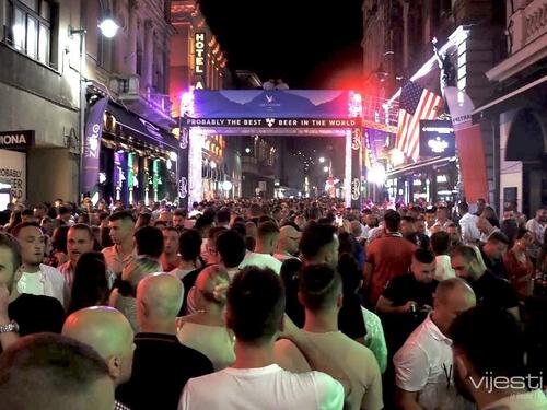 Prva noć SFF-a: Pogledajte krcate ulice Sarajeva