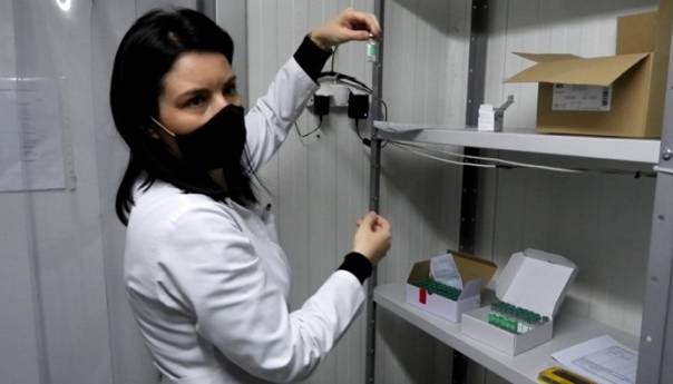 Prve količine vakcina protiv koronavirusa stigle u ZDK