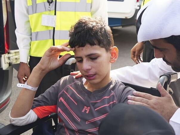 Avion sa ranjenom palestinskom djecom stigao u Emirate, mnogi od njih su ostali bez roditelja