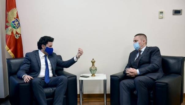 Prvi dan Abazovića na novom radnom mjestu, odmah smjena direktora policije