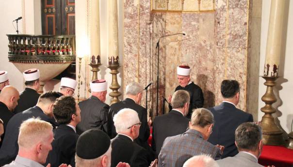 Prvi dan Ramazanskog bajrama u petak: Centralna svečanost u Gazi Husrev-begovoj džamiji