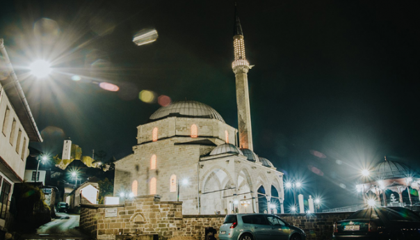 Prvi dan Ramazanskog bajrama u ponedjeljak, 2. maja