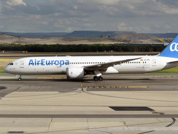 Prvi evropski komercijalni avion sletio u Venecuelu nakon pada Madura