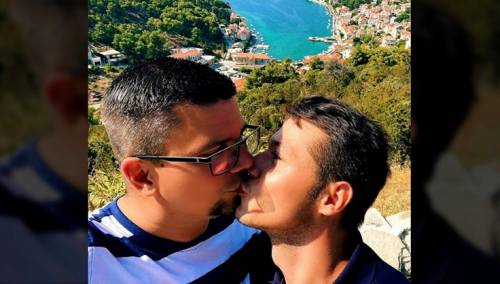 Prvi javni poljubac gay političara u Hrvatskoj