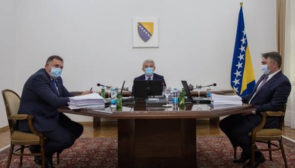 Prvi put Božićne jaslice iz BiH na Trgu sv. Petra u Vatikanu