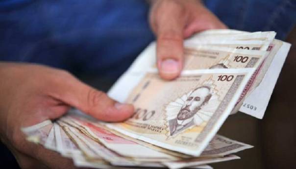 Prvi put prosječna plata u RS veća od 500 eura