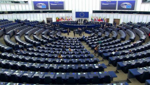 Prvi smrtni slučaj od korona virusa u institucijama EU